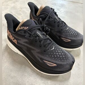 Hoka Clifton 9 size 9D